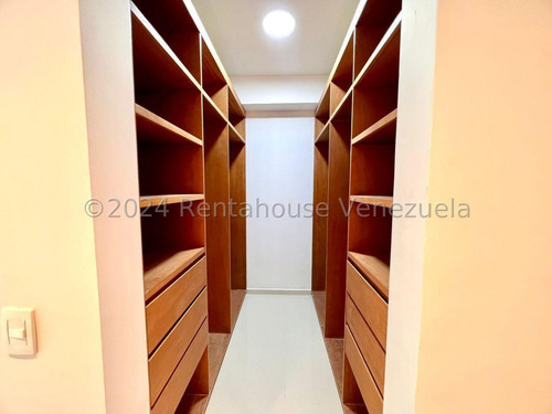 Ss: Vende Apartamento 24-26905 En Lomas De Las Mercedes De 126 M2, 2h/3b/2pe