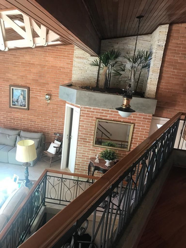 Casa No Alphaville Residencial 02 À Venda | 4 Dormitórios | 2 Suítes | Quintal Gramado | Forno De Pizza - Cnc1461