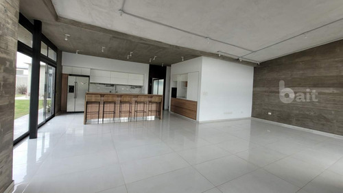 Imagen 2 de 30 de Vendo Casa 4 Dormitorios Valle Escondido Una Planta Santina Norte