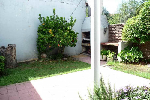 Casa En Venta- Castelar Sur