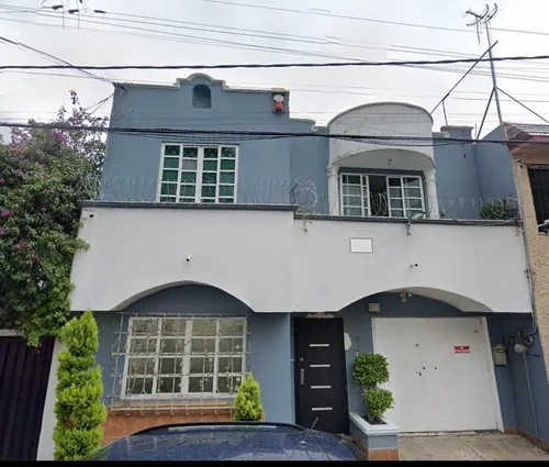 Am- Amplia Casa De 3 Recamaras En Remate En Iztaccihuatl