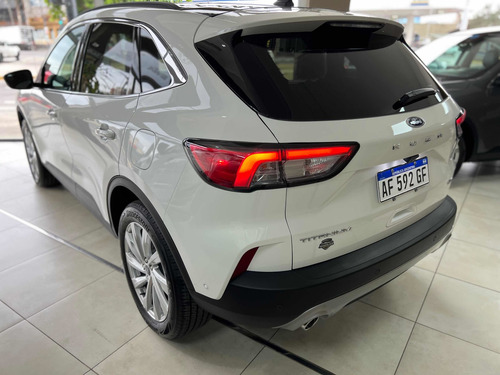 Imagen 22 de 25 de Ford Kuga Hibrida - Automotores Rosales