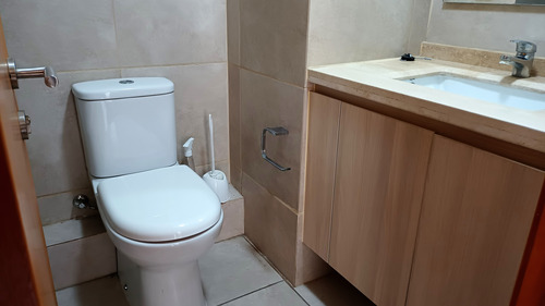 Oportunidad San Miguel 2 Dorm, 2 Baños, Estacionamiento
