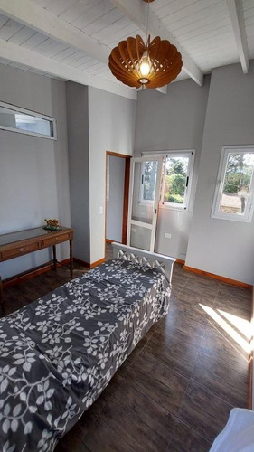 Casa En Venta - 3 Dormitorios 2 Baños - 90mts2 - Ostende