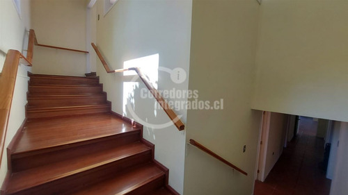 Excelente Casa En Venta De 5 Dormitorios En Santo Domingo