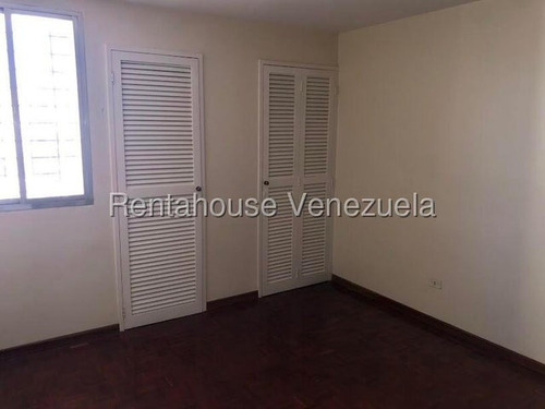 Se Vende Penthouse Dúplex En La Urb. La Candelaria.