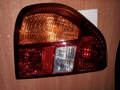 Stop Trasero De Renault Symbol Lh