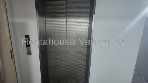 Apartamento ( 2 Niveles/ Amoblado/ Remodelado) Venta La Castellana Mls-25-16876