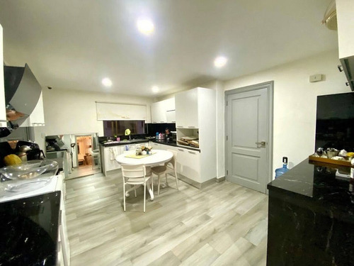 Apartamento Clásico Modernizado En Paraíso