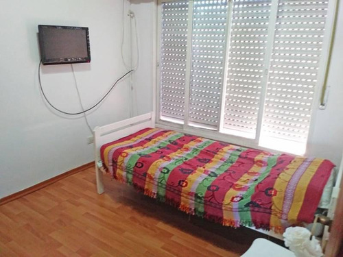 Imagen 9 de 11 de Departamento 3amb En 1º Piso Con Amplio Patio Y Balcon . Entrada Independiente.