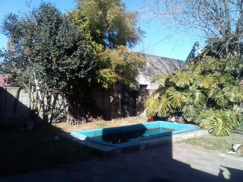 Casa En Venta - 3 Dormitorios 1 Baño - 240mts2 - Ensenada