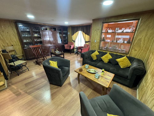 Casa De 3 Pisos 5d/2b Los Héroes Maipú