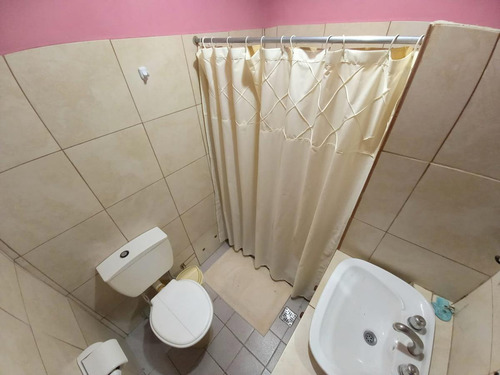 Imagen 19 de 19 de Moron! Casa En Lote Propio Con Departamento De Tres Ambientes Al Fondo.