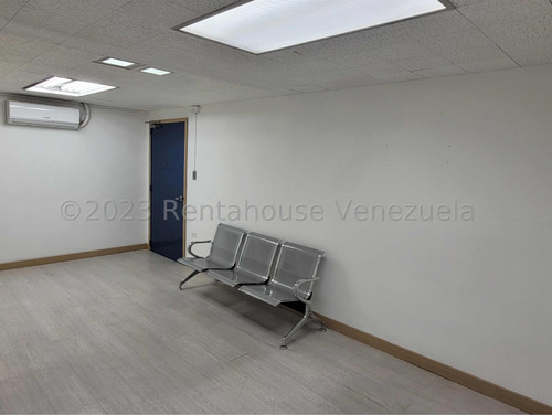 Oficina Moderna En Alquiler El Rosal Db 26-339