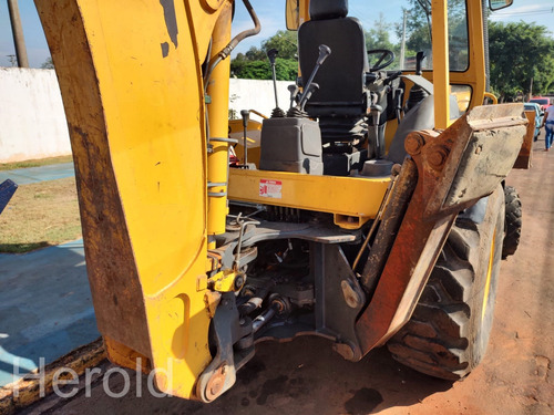 Retroescavadeira Randon Rk406b