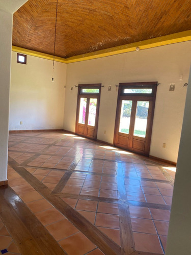 Jardines Del Lago, Aguascalientes, 470 M2 Const., 1030 M2 Terreno,vigilancia, Casa Club