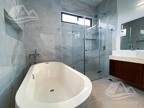 Casa En Residencial Vía Cumbres Cancún