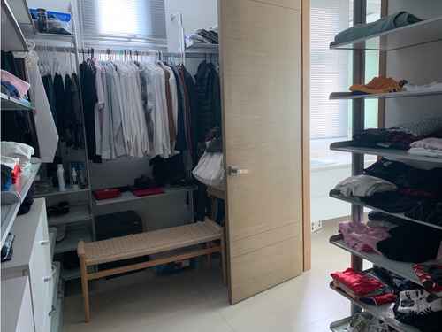 Venta De Apartamento Frente Al Mar En El Rodadero Sur-santa Marta