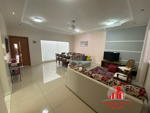 Casa Padrão À Venda Em Taubaté/sp - 1266