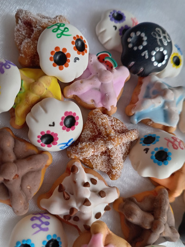 Pan De Muerto Calaverita Centros De Moño Porcelana Fría 10pz