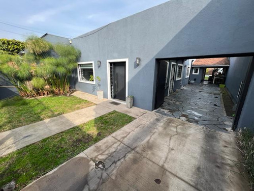 Casa Con Piscina Y Hermoso Parque