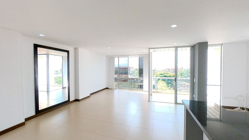 Apartamento Moderno En Condominio Campestre Altana, Barrio Pance. 131 M2, Piso 5, Ascensor, 2 Habitacioenes