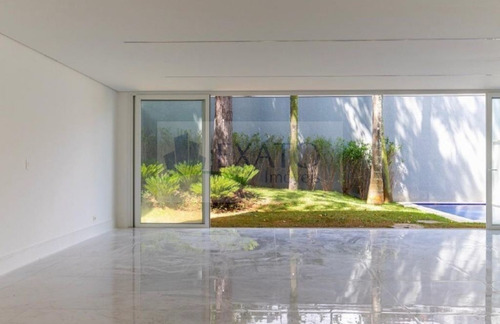 Imagem 2 de 15 de Casa Em Condomínio Construção Nova, Excelente Acabamento, Sobrado Com 4 Suítes Piscina E Jardim. - Em50170