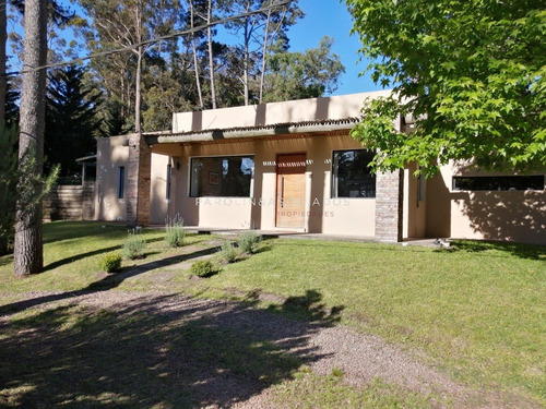 Hermosa Casa En Parque Burnett- Ref: 3835
