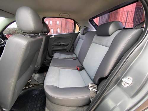 Imagen 12 de 16 de Volkswagen Gol 2011 1.6 I Power 701