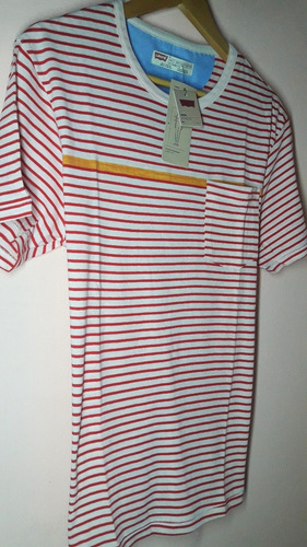 Remera Red Strong Levis