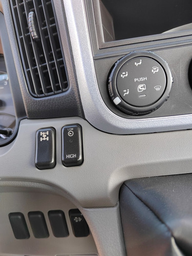 Imagen 10 de 20 de Fuso Mitsubishi Canter 6.4 4x4 Modelo 2023 Mejor Por Todo