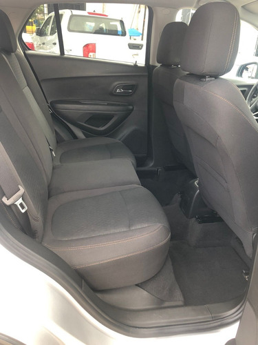 Imagen 12 de 15 de Chevrolet Trax Ls
