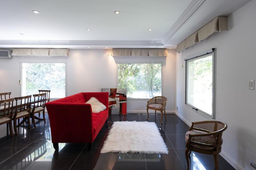Casa De 5 Dormitorios En Venta En Solar Del Bosque. Canning-ezeiza-san Vicente.