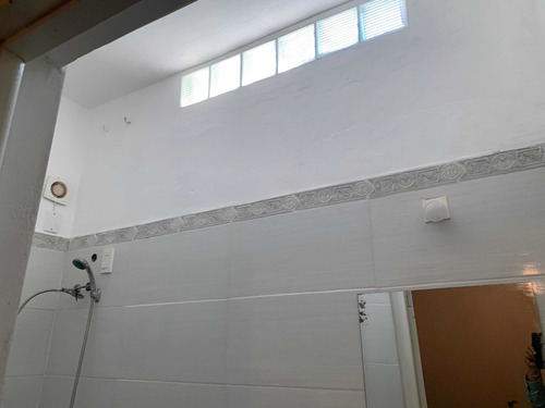 Alquiler Apto,1 Dorm. Cocina ,baño ,azotea$ 10900 ,091295124