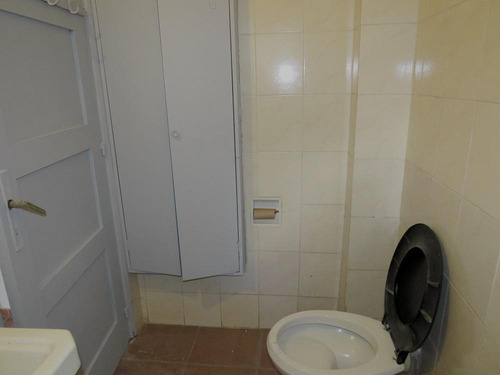 Apartamento En Venta Ciudad Vieja A Una Cuadra De La Rambla