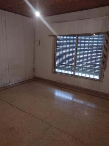 Casa En Venta - 3 Dormitorios 1 Baño - 450mts2 - Ensenada