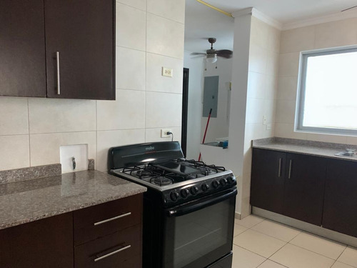 Imagen 8 de 14 de Se Alquila Apartamento Con Línea Blanca