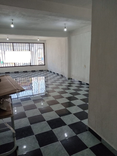 Oficina En Renta 40m2, Col. 2da Amp. Santiago Acahualtepec, Iztapalapa.