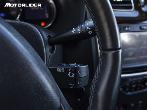 Imagen 22 de 25 de Renault Sandero Privilege Extra Full | Permuta / Financia
