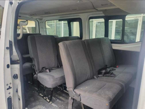 Nissan Urvan 2016