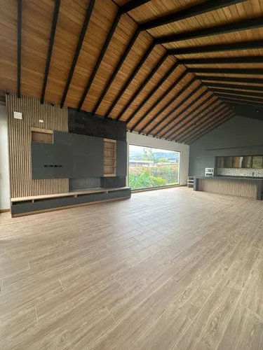 Casa En Venta En Llanogrande. Cod V12575