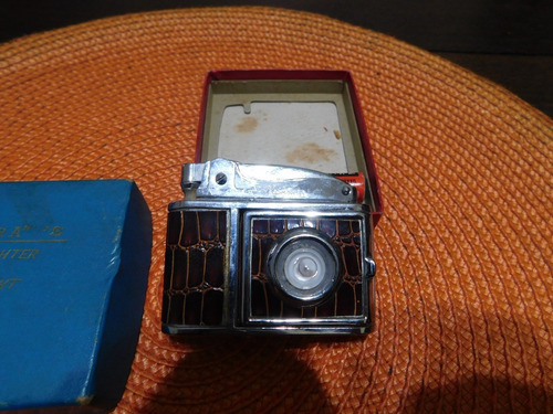 Antiguo Encendedor Con Luz Y Caja, Aurora Japones , Miralo (Usado)