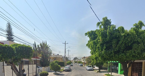 Hermosa Y Amplia Casa En Remate En Zapopan, Jalisco!