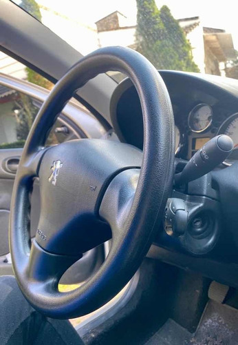 Peugeot 207 2012 1.4 Sedan Active 75cv