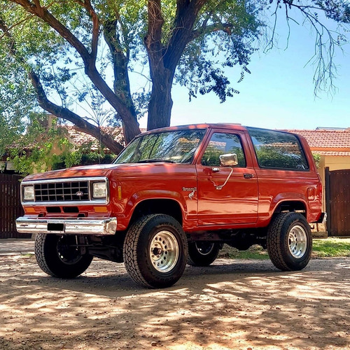 Ford Bronco Xlt v6