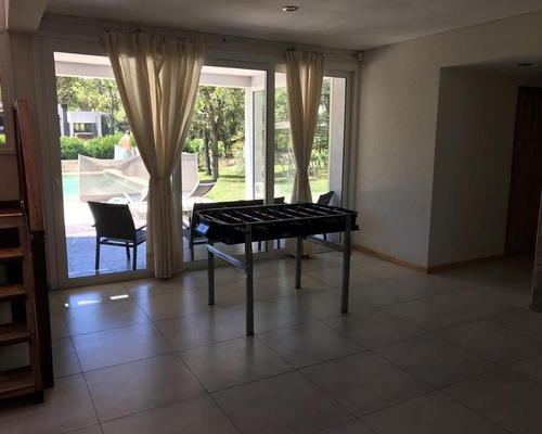 Casa De 5 Ambientes En Venta En La Herradura - Pinamar