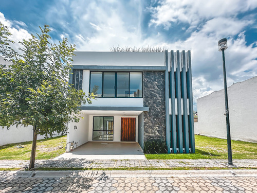 Casa En Venta Con Recámara En Planta Baja En Parque Veracruz.