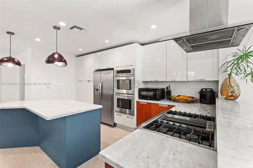 Casa Chalet En Venta En Miami, Florida, Estados Unidos