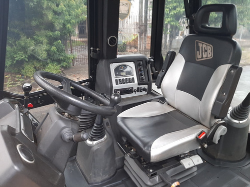 Imagem 6 de 7 de Retroescavadeira Jcb 3cx Gabinada Traçada 2019