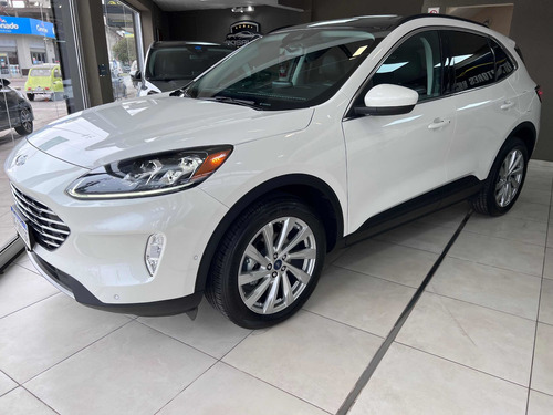 Imagen 3 de 25 de Ford Kuga Hibrida - Automotores Rosales